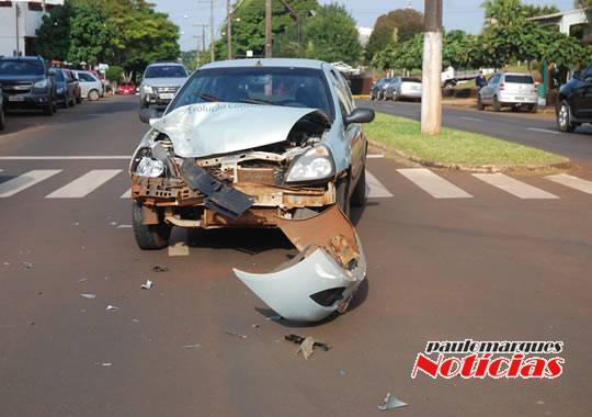 Acidente com danos materiais na Av. Senador Alberto Pasqualine, em Três de Maio - foto 3