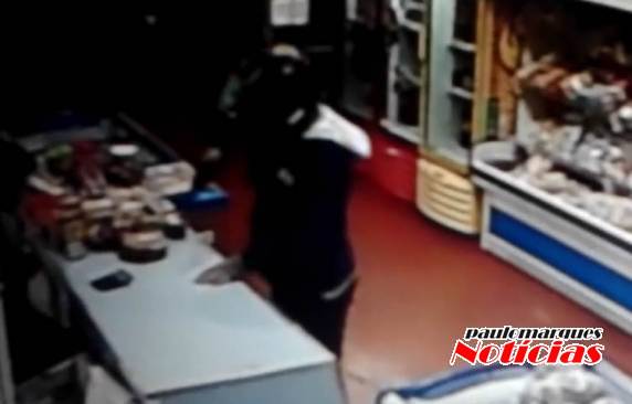 Setor de Investigação da PC prende
autores de três assaltos em Três de Maio - foto 5
