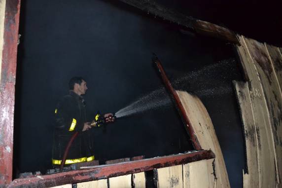 Casa é destruída pelo fogo no bairro Hortêncio em Giruá - foto 2