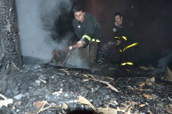Casa é destruída pelo fogo no bairro Hortêncio em Giruá - foto 4