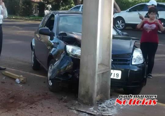 Motorista fica ferida ao bater veículo em poste em Ijuí - foto 3