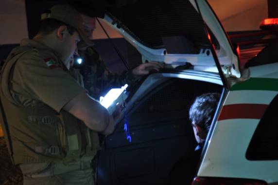 Motorista capota Fusca após fugir da PM em Caçador e é preso por descato - foto 3