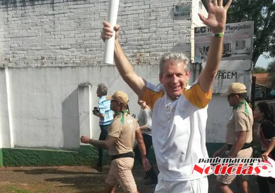 'Nena' carrega Tocha Olímpica em Santo Ângelo - foto 3