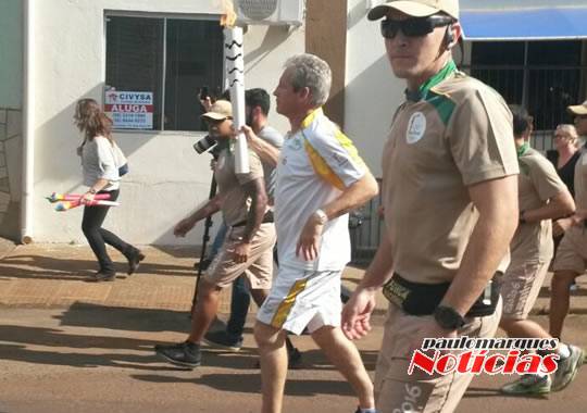 'Nena' carrega Tocha Olímpica em Santo Ângelo - foto 5