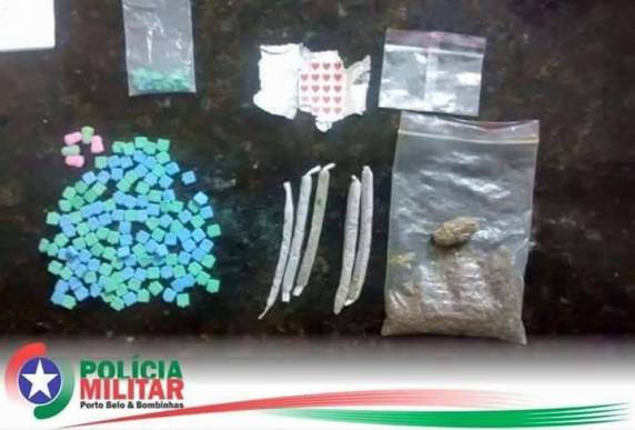 PM realiza 'Operação After' e
apreende drogas em Porto Belo - foto 3