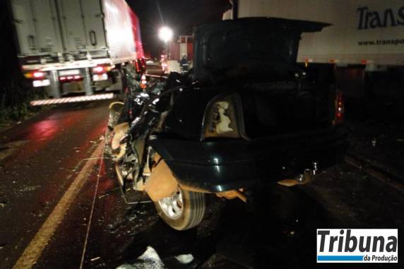 Palmeirense morre após colidir veículo em carreta - foto 4