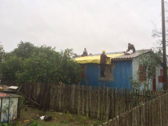 Granizo causa estragos pelo menos 2 mil residências no Estado - foto 3
