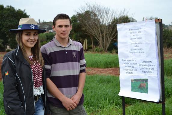 Acadêmicos promovem Dia de Campo de Forrageiras de Inverno - foto 3