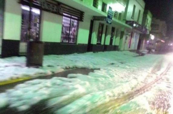 Chuva durou pouco mais de 10 minutos e destelhou casas