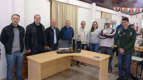 Feira de Produtos Coloniais, Agroindustriais e
de Artesanato completa seu primeiro aniversário - foto 3