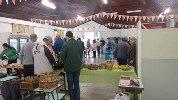 Feira de Produtos Coloniais, Agroindustriais e
de Artesanato completa seu primeiro aniversário - foto 5