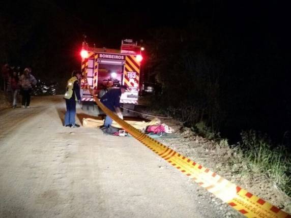 Acidente aconteceu na noite de domingo (17) em Blumenau