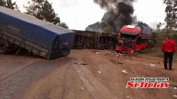 Acidente com carretas interrompe o trânsito na BR 158 em Pejuçara - foto 3