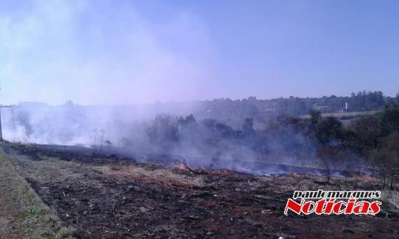 Novo
incêndio no Guaíra intriga os moradores do bairro, em Três de Maio - foto 4