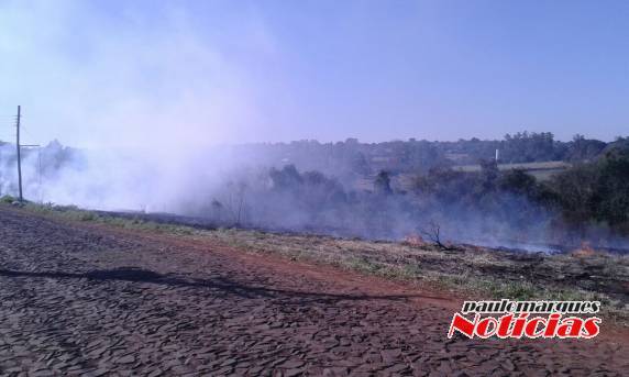 Novo
incêndio no Guaíra intriga os moradores do bairro, em Três de Maio - foto 3
