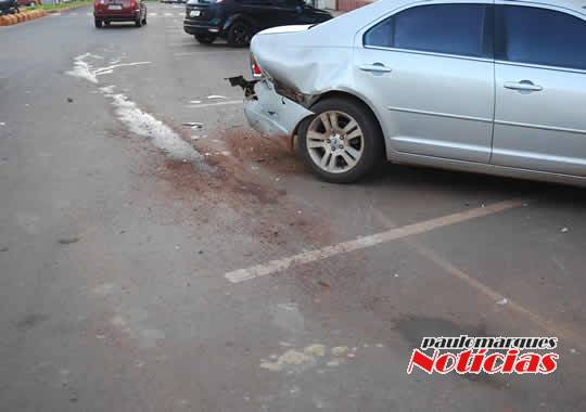 Depois de bater em veículo estacionado motorista foge do local, no centro de Três de Maio - foto 3