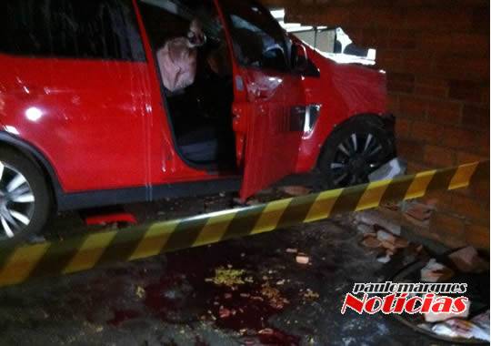 Automóvel atropelou clientes do Mercado Cotripal