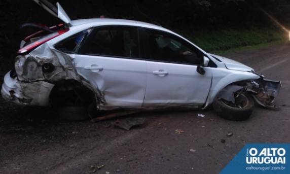Se envolveu no acidente um Ford/Focus, com placas de FW