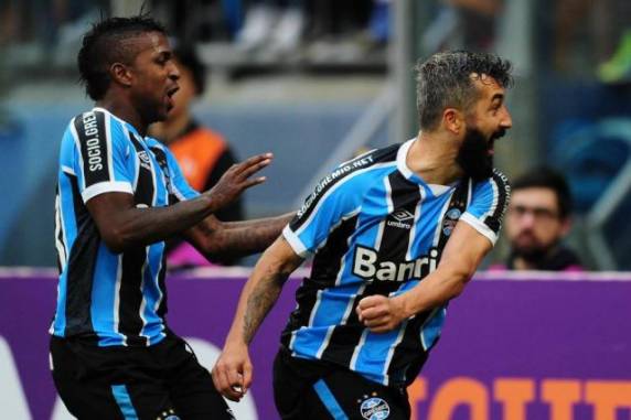 Equipe do técnico Roger Machado está empatada com Corinthians em segundo lugar, dois pontos atrás do Palmeiras