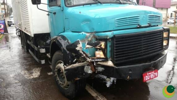 Caminhão sem freios causa engavetamento em Passo Fundo - foto 2