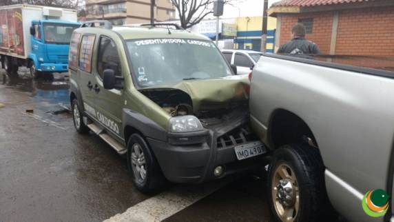 Caminhão sem freios causa engavetamento em Passo Fundo - foto 3