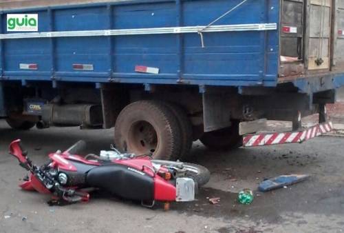 Motociclista ficou ferido em acidente de trânsito nas
proximidades da Praça da Matriz de Crissiumal - foto 2