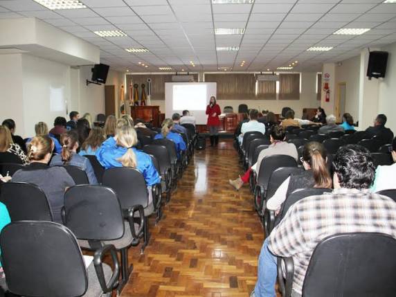 Temas abordados foram Resíduos Sólidos de Serviços de Saúde e Resíduos Sólidos Agrossilvipastoris 