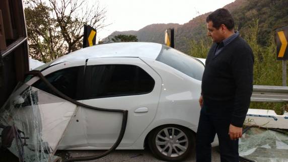 Motorista relata momentos de pavor antes de colidir
com ônibus na serra - foto 2