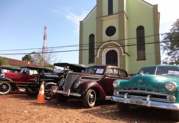 5º Encontro de Carros Antigos de Tuparendi - foto 4