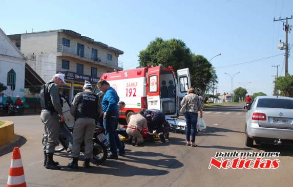 Motociclista e automóvel colidiram em uma rótula na Av. Santa Rosa