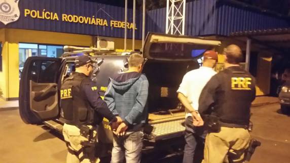 PRF encerra Operação “Em busca da erva” e seis são
presos pelo tráfico de 624 Kg de maconha no RS - foto 3