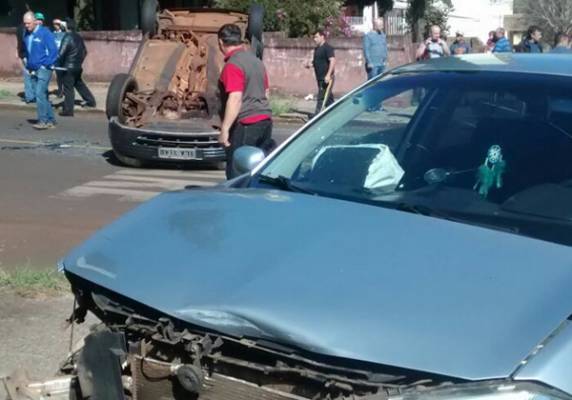 Os 

condutores tiveram ferimentos leves