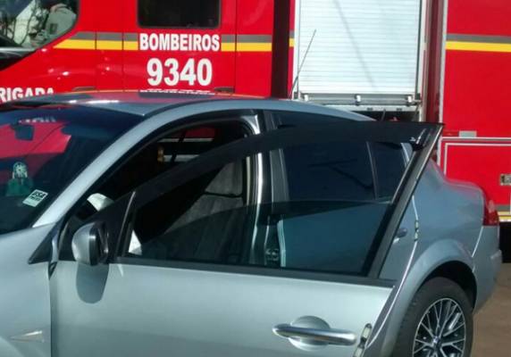 Veículo capota depois uma colisão no centro de Ijuí - foto 5