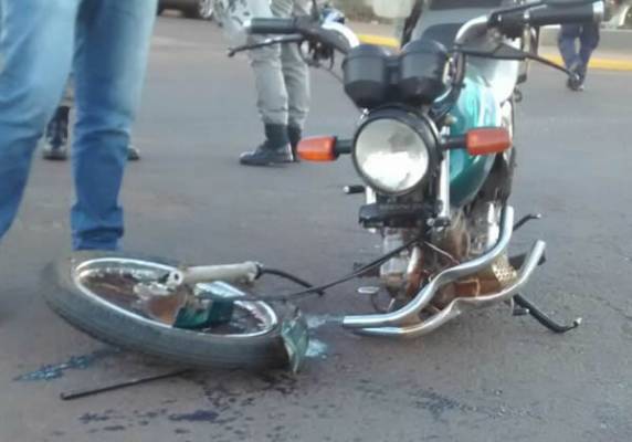 Entregador de loja de tintas fica ferido em colisão entre moto e caminhoneta em Ijuí - foto 4
