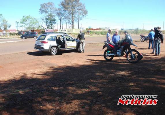 Colisão envolve duas motocicletas e deixa um ferido no trevo
da Pica-Pau, em Três de Maio - foto 2