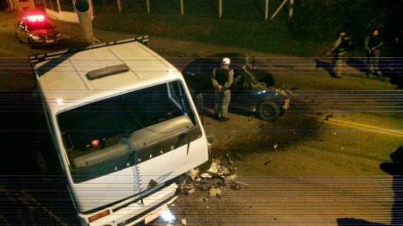 Os dois eram suspeitos de assaltar um pedestre em Caxias do Sul, 

na Serra