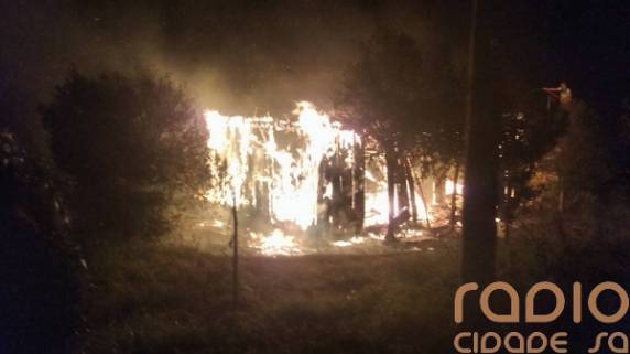 Homem morre carbonizado em Guarani das Missões após incêndio em residência; VEJA VÍDEO - foto 3