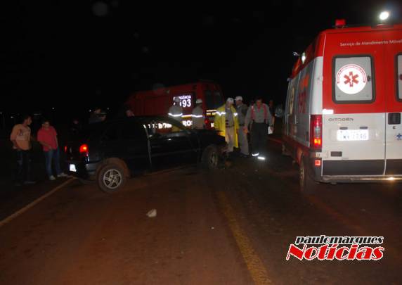 Colisão frontal de carro e van de estudantes deixa dois feridos em Três de Maio - foto 5
