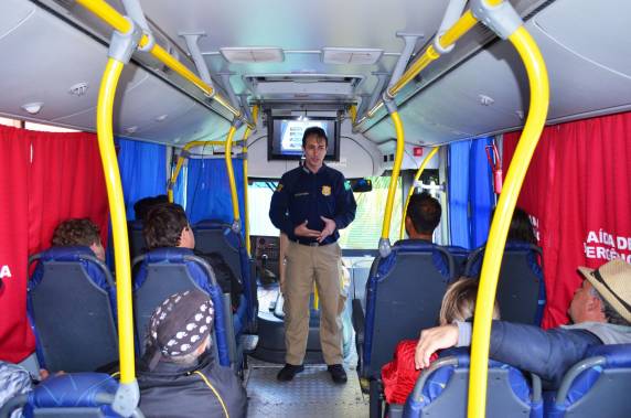 PRF
participa do 7° Encontro de Carros Antigos e Clássicos em Sarandi - foto 3