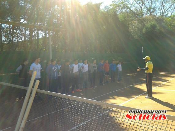 Alunos do Pelotão Mirim tiveram primeira aula
de tênis - foto 3