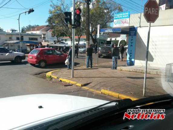 Colisão com danos materiais
no centro de Ijuí - foto 3