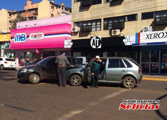 Colisão com danos materiais
no centro de Ijuí - foto 2
