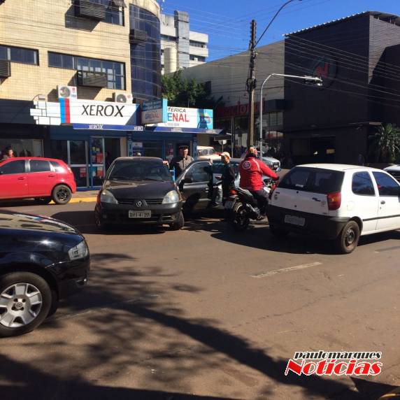 Colisão com danos materiais
no centro de Ijuí - foto 4