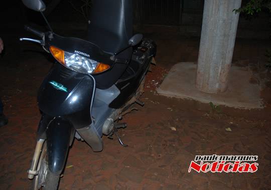 Colisão de motocicleta e automóvel deixa uma jovem com
ferimentos leves, em Três de Maio - foto 5