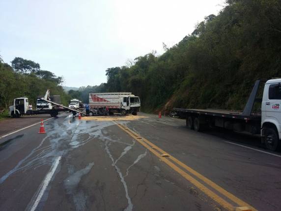 Acidente deixa três mortos na BR 386 - foto 3