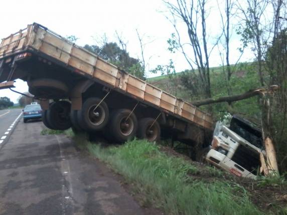 Apenas o motorista viajava no veículo e não teve 

ferimentos