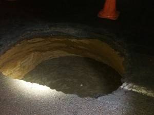 Queda de barreira na BR-470 interrompe o trânsito em
Ibirama - foto 2