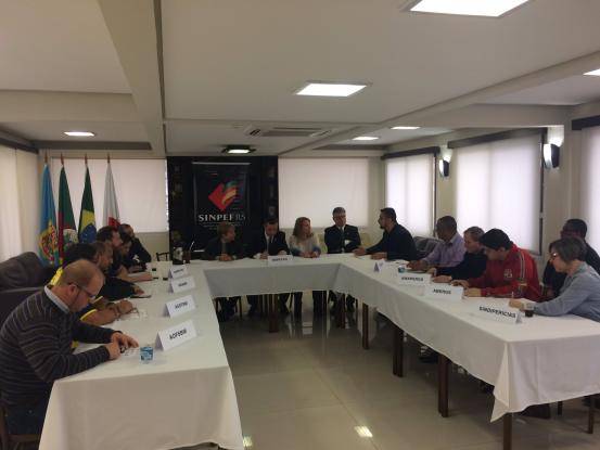 Sindicatos de servidores da área da segurança pública divulgaram manifesto após novo parcelamento de salários