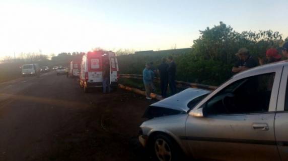 Acidente envolveu 

dois carros com placas de Palmeira das Missões e Passo Fundo