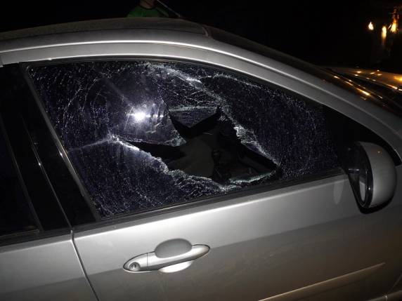 Veículo estava estacionado na rua no bairro Glória